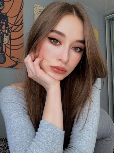 Проститутка Питера Лена Шатенка c 2 размером груди у метро Купчино Санкт-Петербург Фото-2